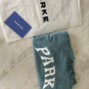 PARKE Glacier blue w/white embroidered mockneck S/M